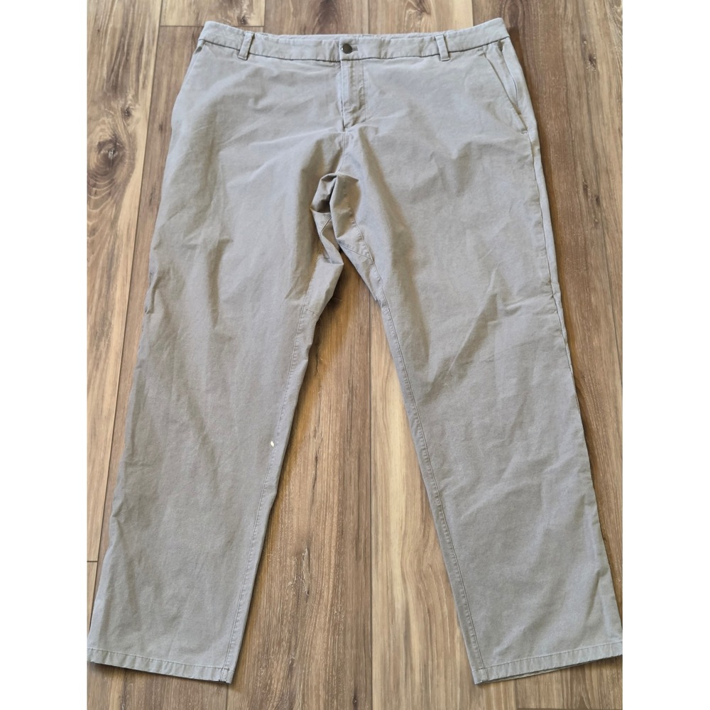 Lululemon Straight Leg Chino Pants Men's Size 40 Tan